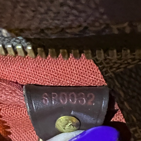 Louis Vuitton Nikita Damier Ebene - Picture 14 of 14